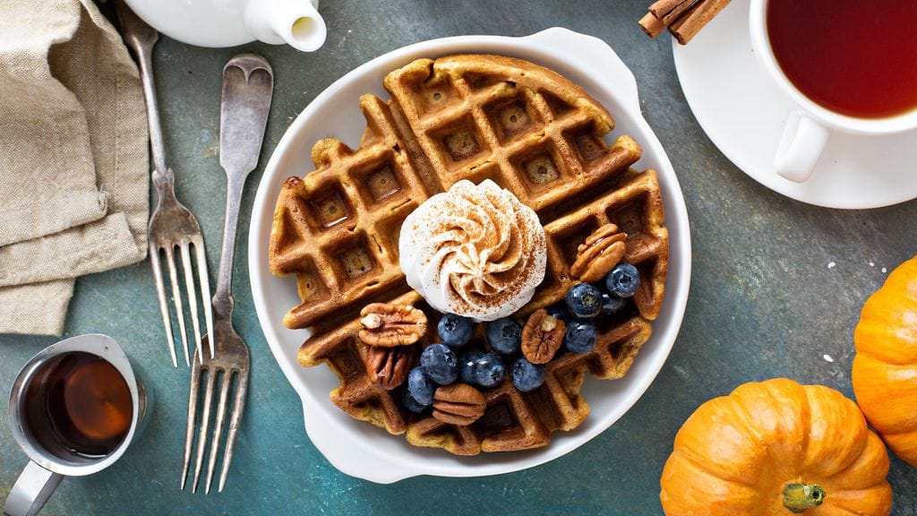 Kurpitsa tuo vohveleihin syksyistä makua.