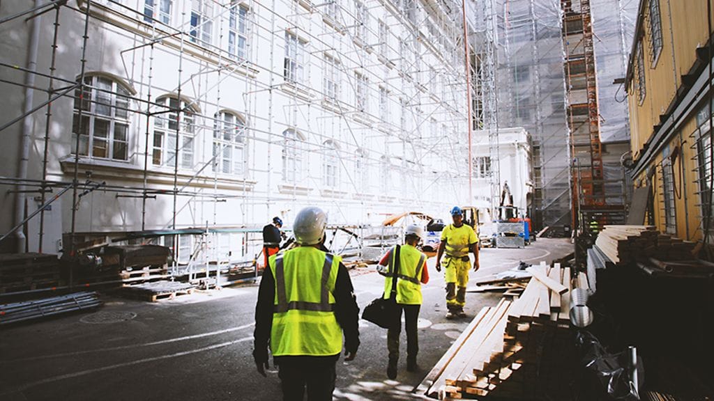 Sadan ammatin joukkoon mahtuu ammatteja laidasta laitaan aina varastomiehestä valokuvaajaan.