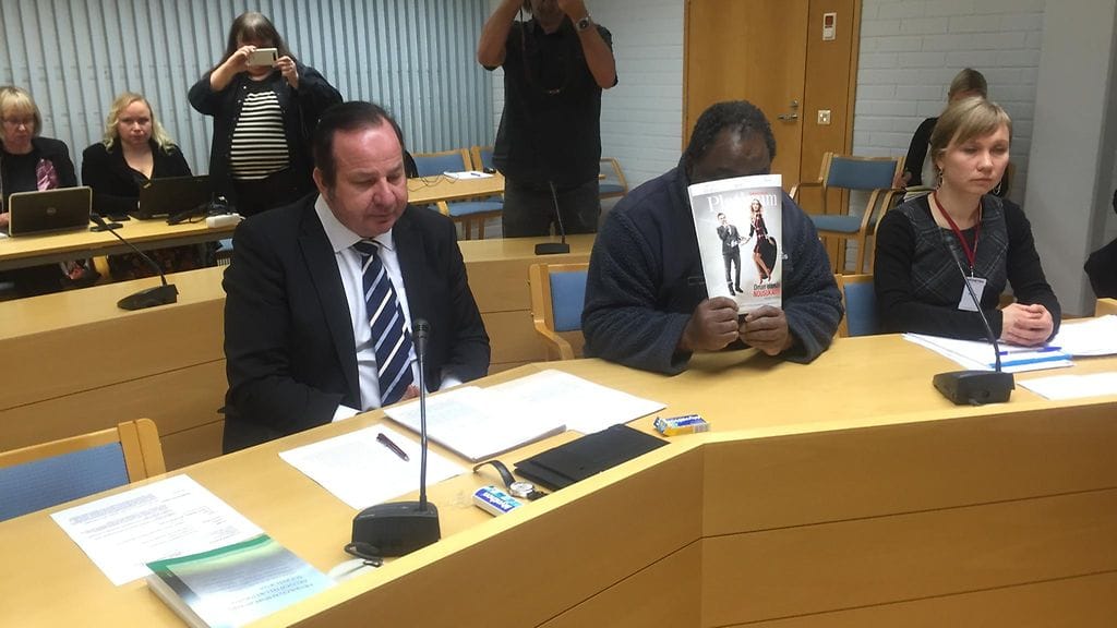 Oulun insestitapausta puitiin eilen käräjäoikeudessa. Oikeus tuomitsi 51-vuotiaan isän kahdeksaksi vuodeksi vankeuteen.