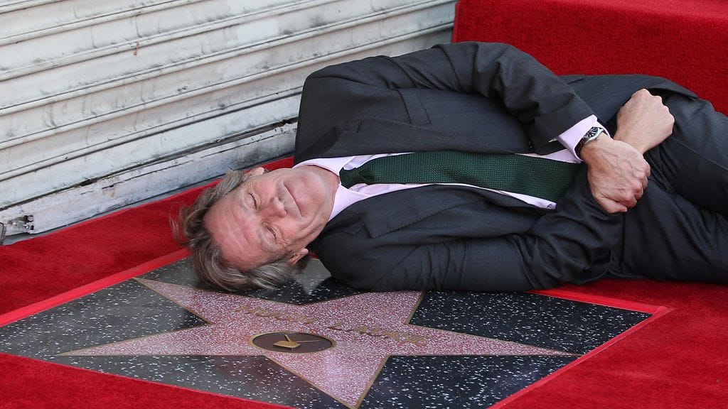 Hugh Laurie totesi ilmeisesti voivansa nauttia rauhalliset nokoset viimein saamansa tähtilaatan kanssa.