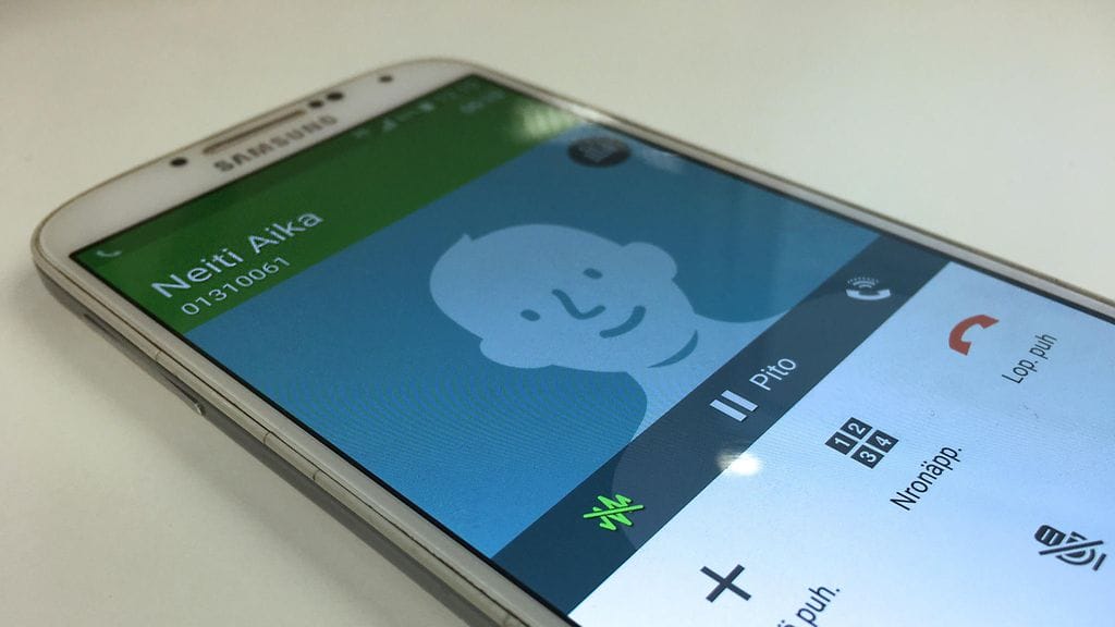 Köyhät, vammaiset, vähän koulutetut ja iäkkäät jäävät helposti digitalisaatiosta osattomiksi.