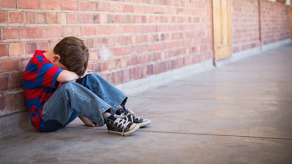 Pikkupoika on joutunut pettymään useamman kerran, kun esikoulut eivät ole hyväksyneet häntä oppilaakseen.