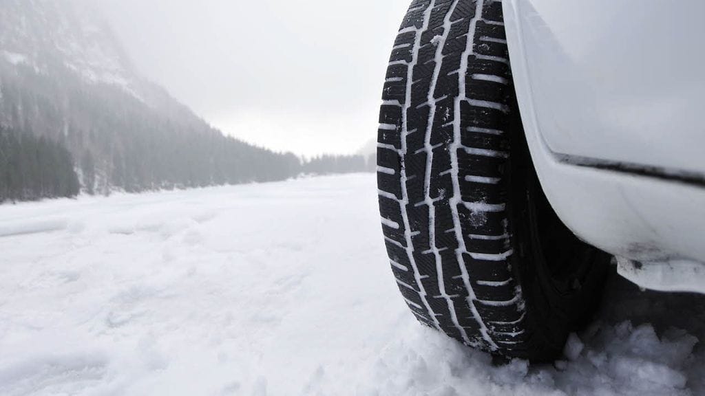 Autorengasliiton mukaan autoilijat tuntevat henkilöautojen renkaiden urasyvyysvaatimukset entistä harvemmin.