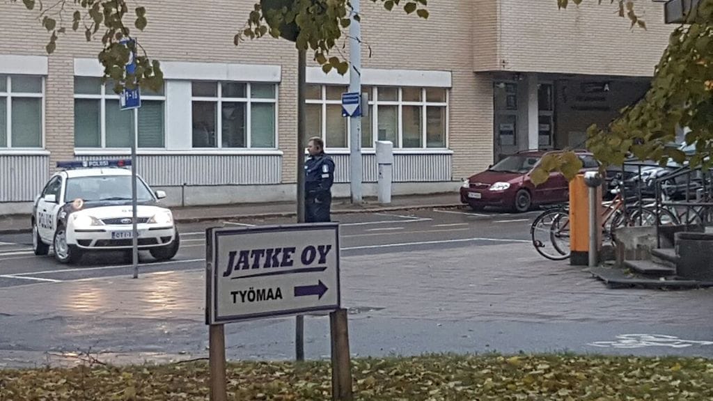 Sotilasräjähteen tuominen Turun poliisiaseman päivystyspisteeseen aiheutti vaaratilanteen.