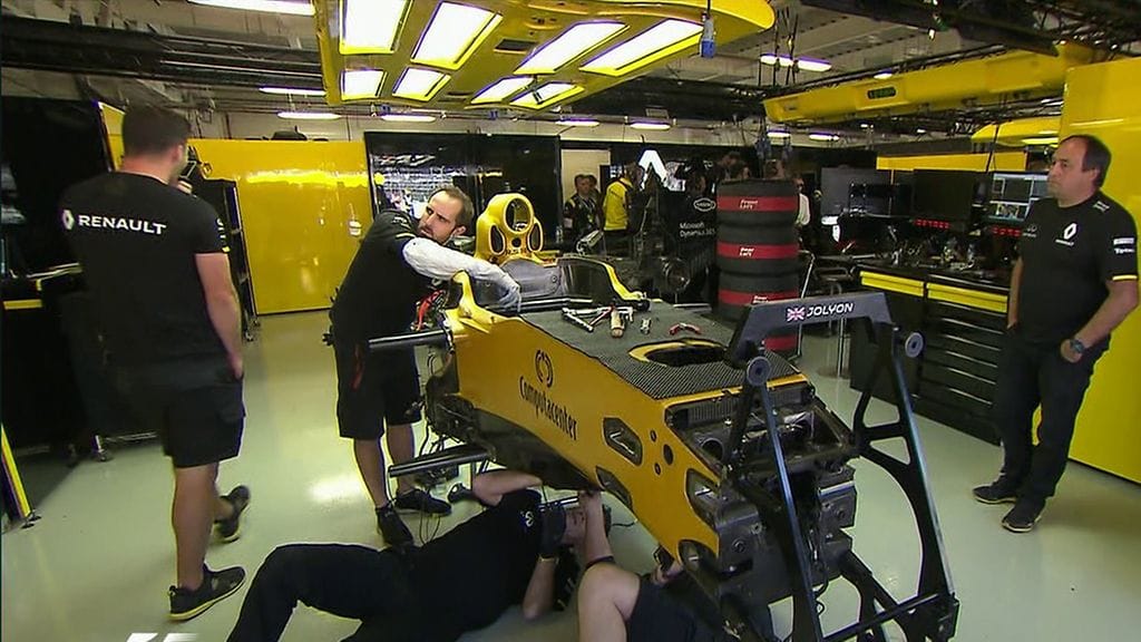 Jolyon Palmerin auto oli osissa, kun aika-ajot käynnistyivät Meksikossa.