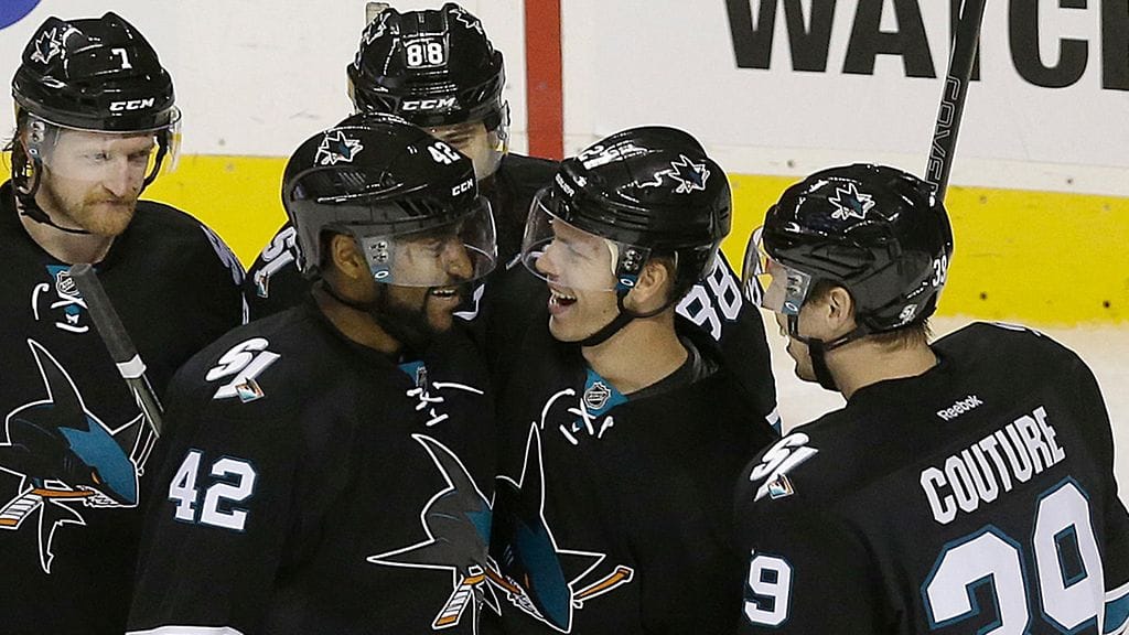 Joonas Donskoita (kesk.) juhlittiin San Josessa.