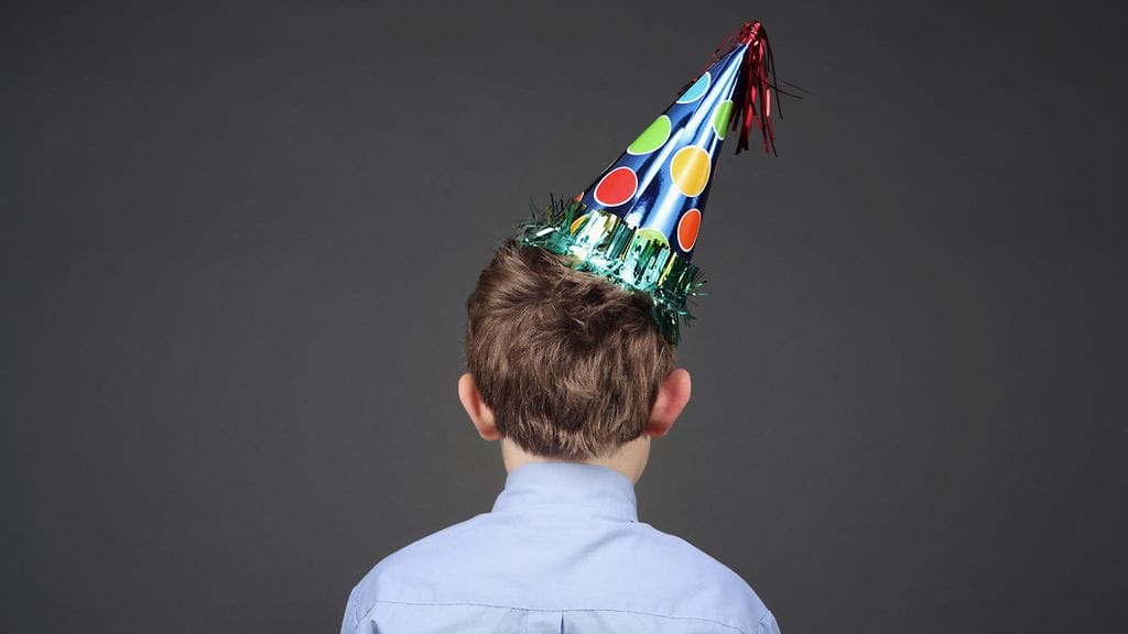 – Ehkä sieltä juhlapöydästä kuitenkin löytyisi se yksi ylimääräinen paikka, jotta yhdenkään lapsen ei tarvitse surra kotona sillä aikaa, kun muut juhlivat, nimimerkki Äiti kirjoittaa.