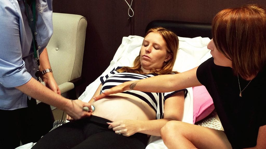 Aimee ja Shayna lääkärissä