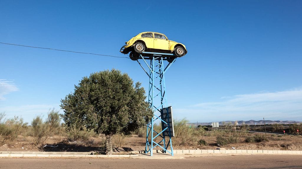 Kuplavolkkari espanjalaisen kaatopaikan liepeillä.