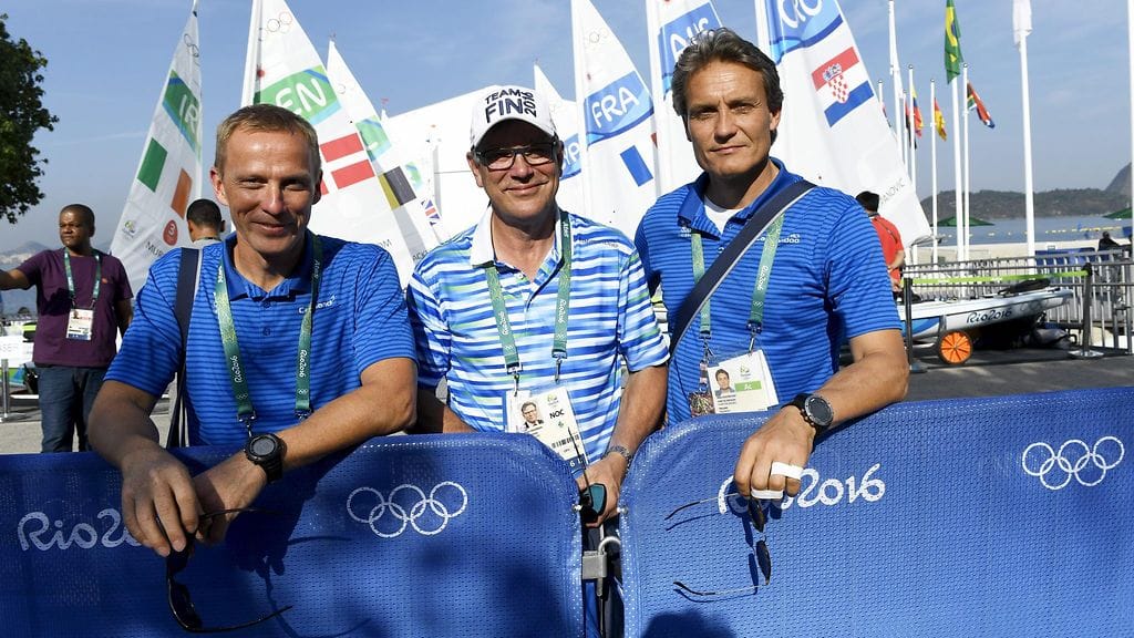 Olympiakomitean pääsihteeri Teemu Japisson, puheenjohtaja Risto Nieminen ja Huippu-urheiluyksikön johtaja Mika Kojonkoski Riossa.