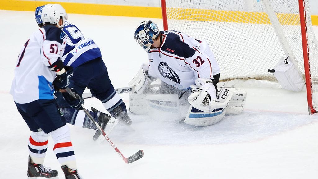 Niko Hovinen Medvescakin paidassa lokakuussa.