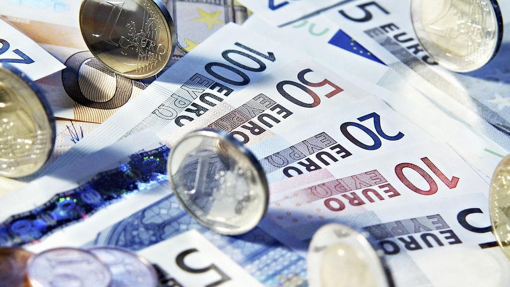 Poliisi arvioi hänen hankkineen rikoksilla noin 125 000 euroa.