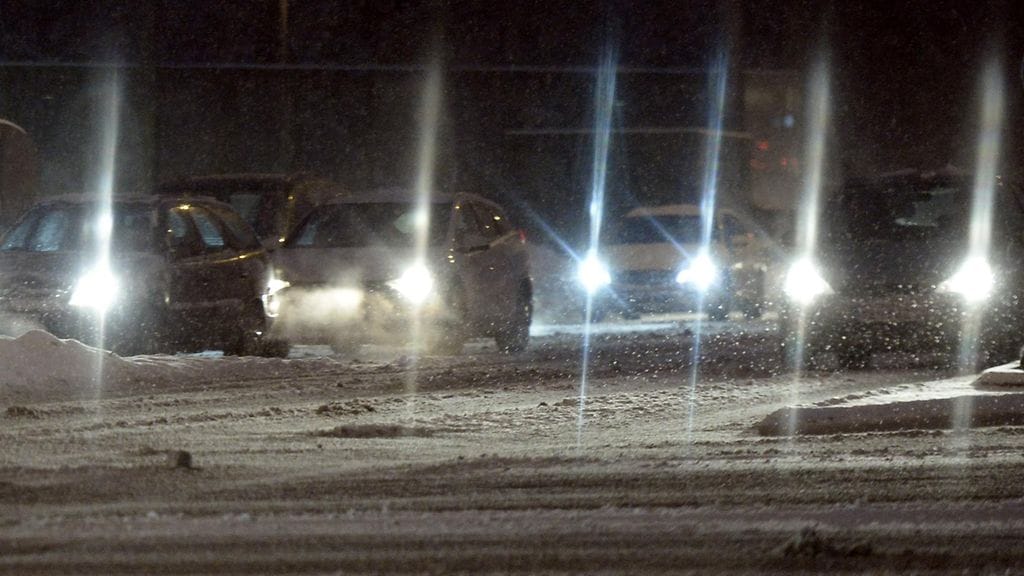 Autoja Helsingin Ruoholahdessa helmikuussa 2016.