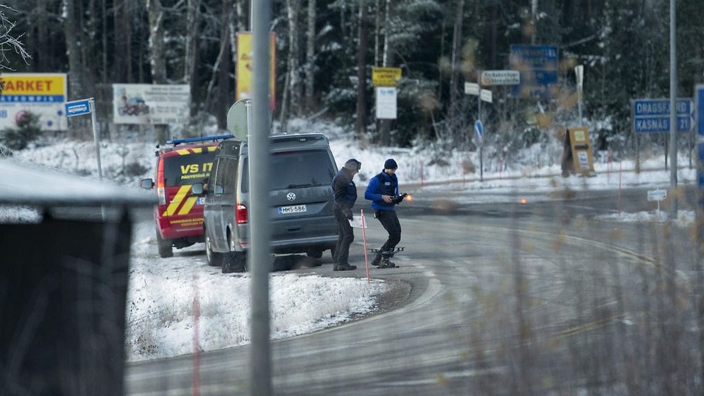 Kemiönsaaressa sattui yöllä vakava ulosajo, jossa kuoli kolme ihmistä ja yksi loukkaantui vakavasti.