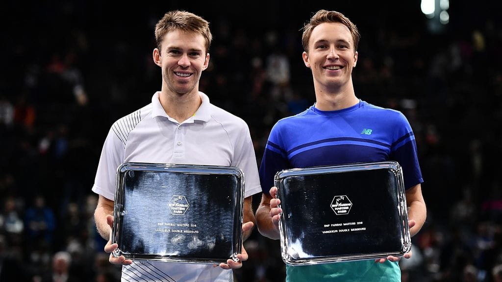 John Peers ja Henri Kontinen esittelivät palkintojaan.