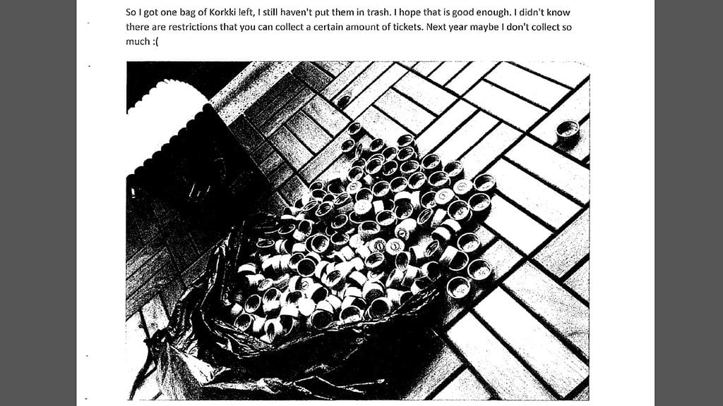 Hartwall ihmetteli miehen syöttämien koodien määrää elokuussa 2014, jolloin mies lähetti todisteeksi kuvan keräämistään korkeista. Suurin osa koodeista oli kuitenkin huijausta. (Kuva: oikeudenkäyntiaineisto)