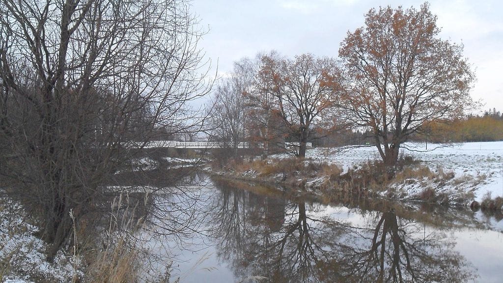 Lunta Vantaanjoen varrella kuun alussa. Tero Tschokkinen.