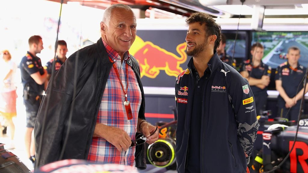 Dietrich Mateschitz ja Red Bull -kuski Daniel Ricciardo Espanjassa viime toukokuussa.