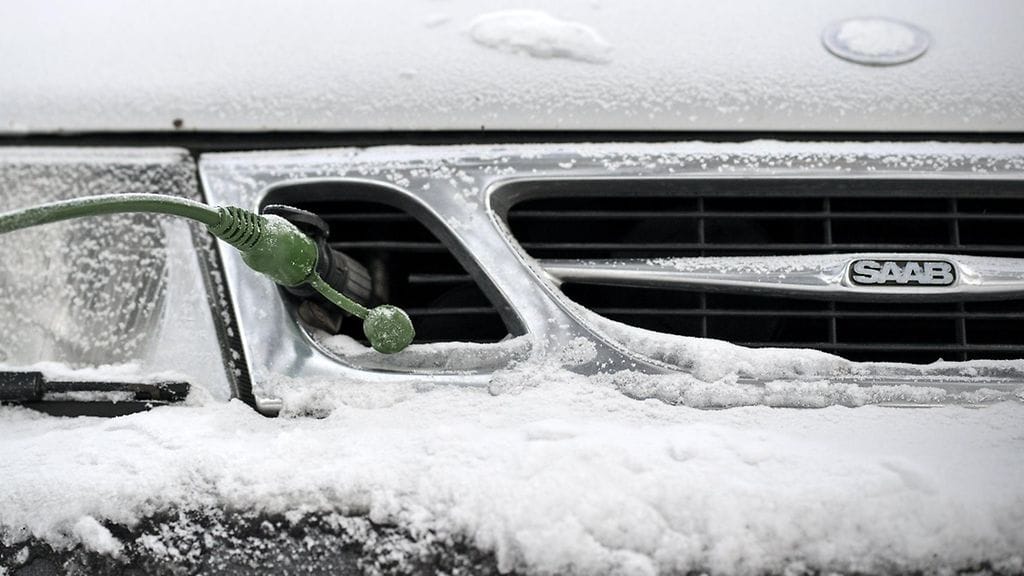 Saabin lämmitystä Äkäslompolossa.