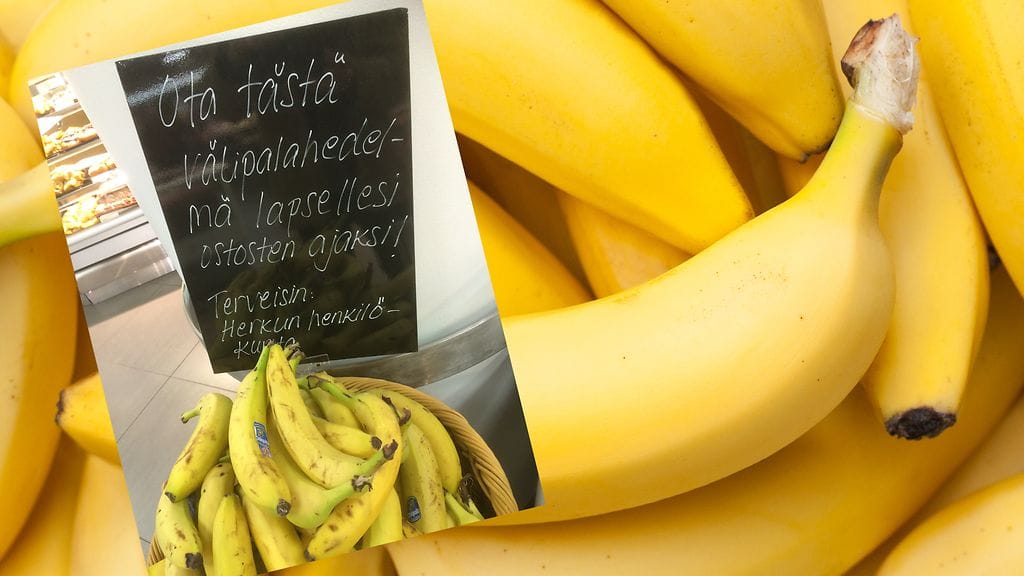 Stockmannin Herkku tarjoaa ruokakaupassa asioiville lapsille ilmaista evästä.