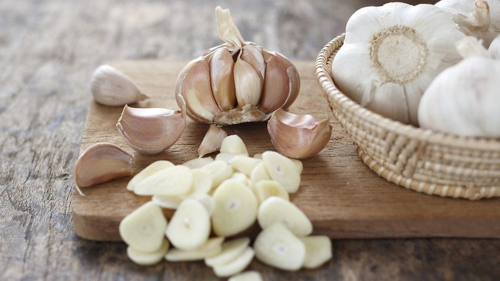 Valkosipulin on todettu alentavan verenpainetta.