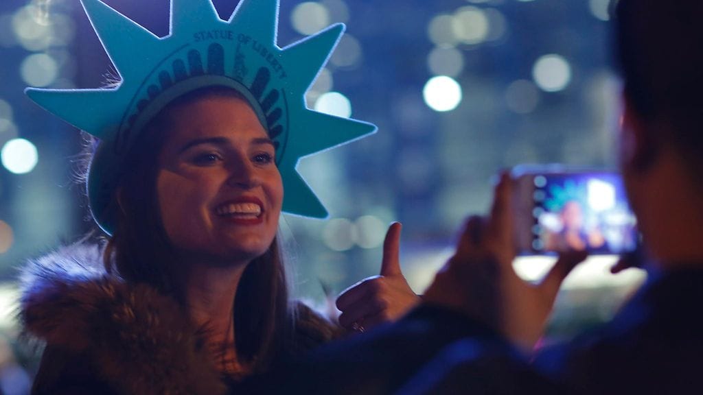 Clintonin kannattaja oli pukeutunut Vapaudenpatsaaksi New Yorkissa.