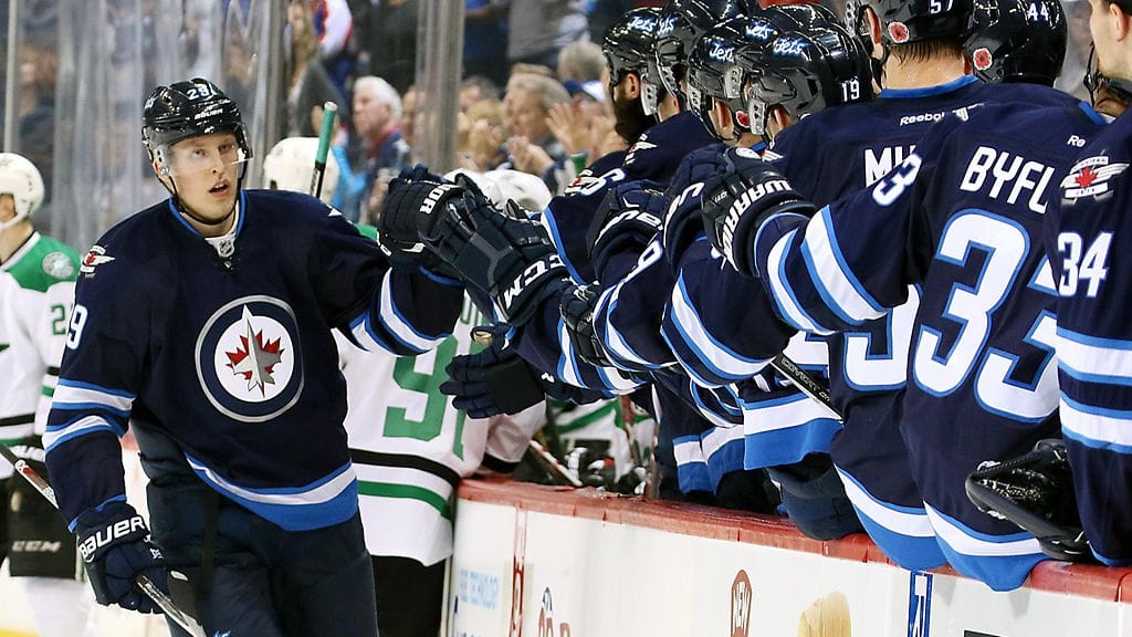 Patrik Laine loistaa NHL-jäillä.