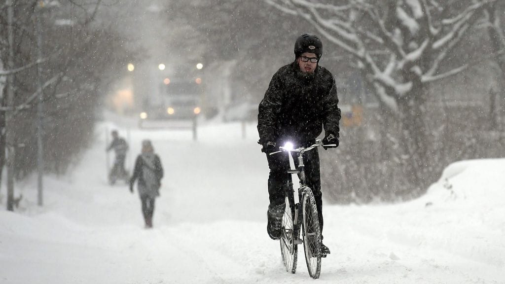 Pyörä, talvi, tuisku