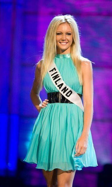 Essi Pöysti Miss Universumeissa 2009