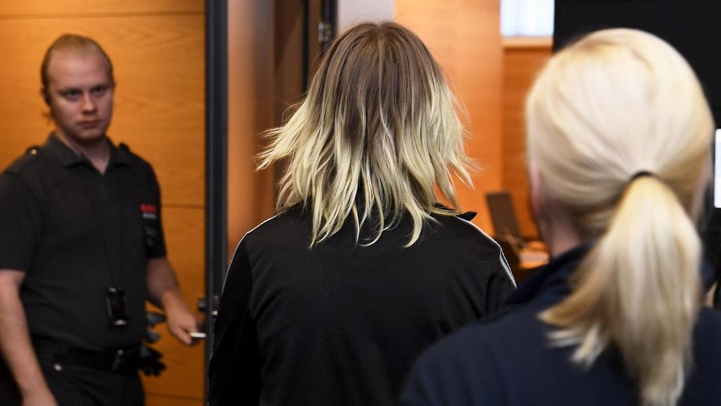 Epäilty oikeudessa.