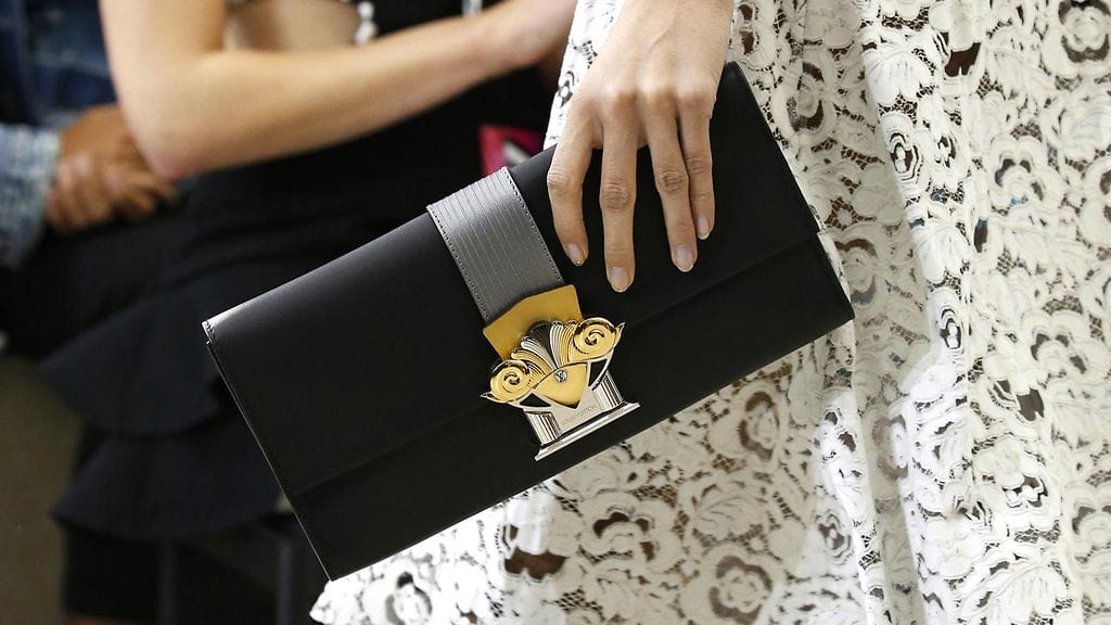 Aitoa laukkua etsiessä kannattaa kiinnittää huomiota yksityiskohtiin.