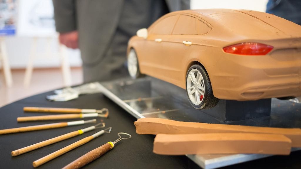 Ford Mondeon savimalli.