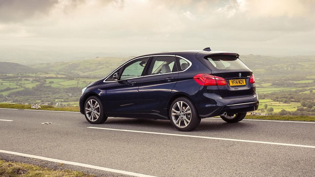 Etuvetoinen BMW ei ollut kaikkien fanien mielestä kiva juttu.