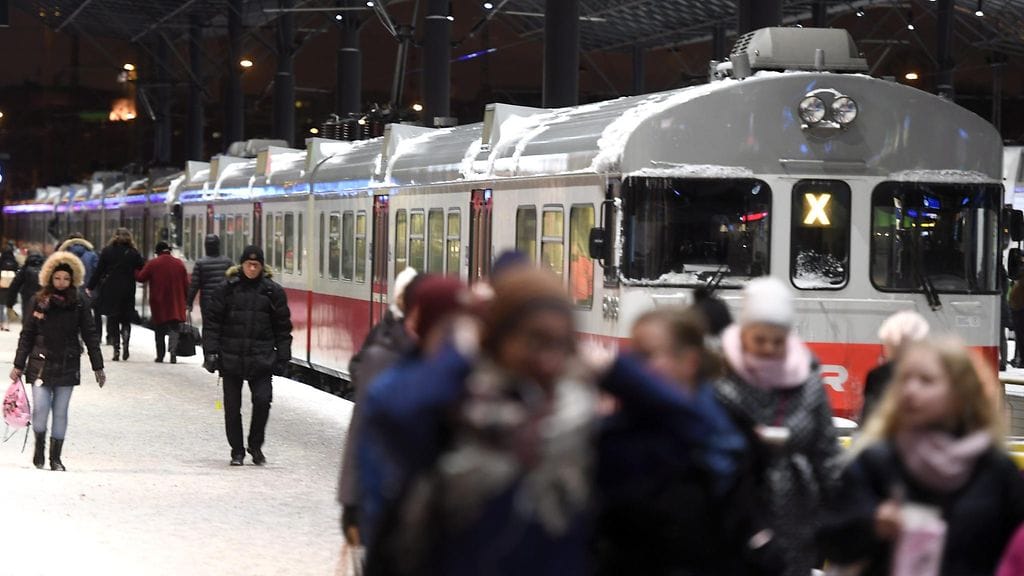 VR:n mukaan kaukoliikenteen junissa ei tänään peritä lipunmyynnistä lisämaksua.