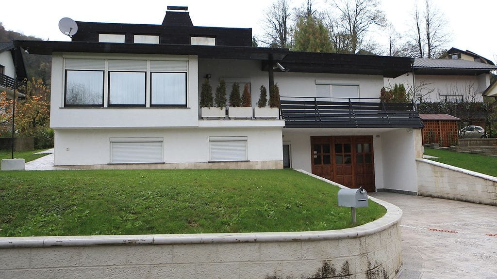 Melanian kotikylä 2 kotitalo