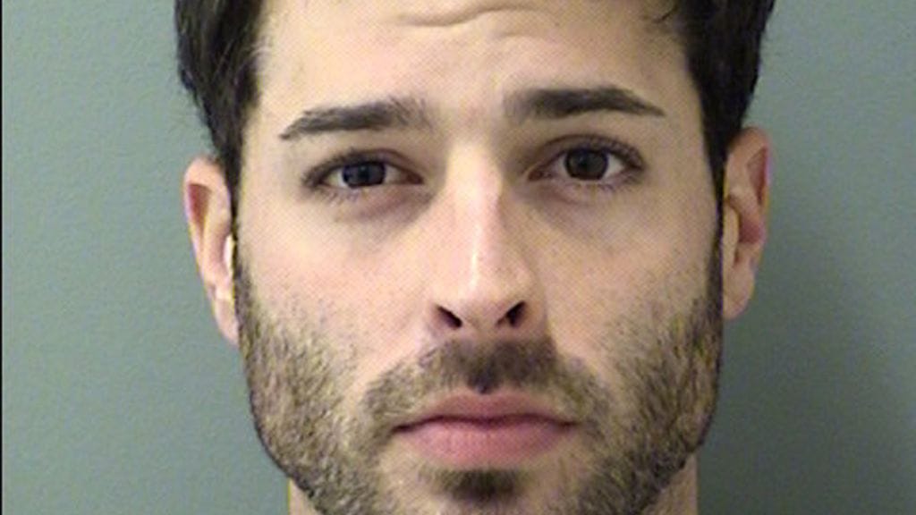 Näyttelijä Corey Sligh lokakuussa 2016 otetussa pidätyskuvassaan.