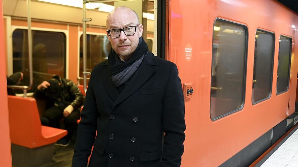 Länsimetro Oy:n toimitusjohtaja Ville Saksi poseeraa Helsingin yliopiston metroasemalla 14. marraskuuta 2016.