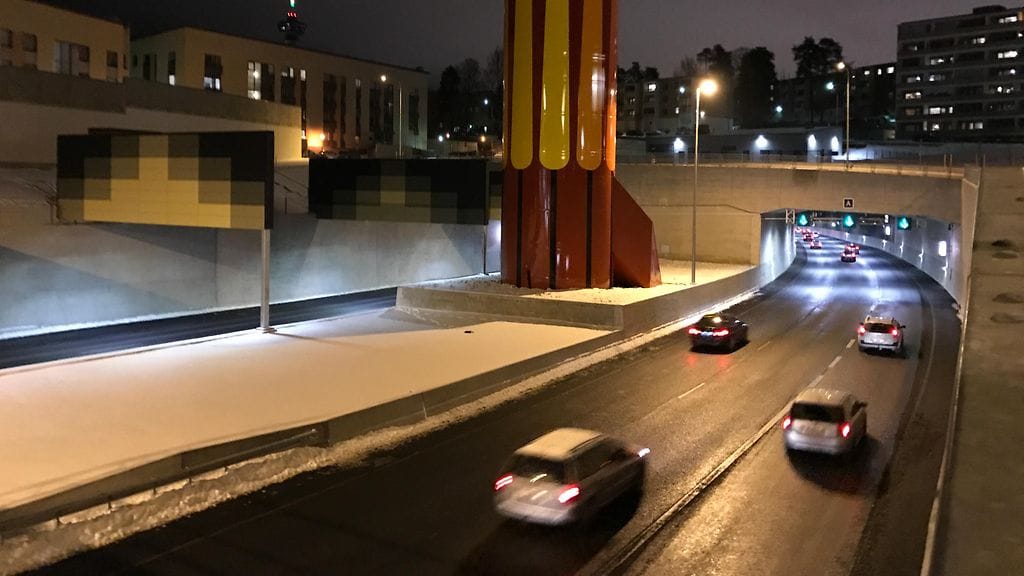 Illalla liikenne Tampereen Rantatunnelin Santalahden päässä kulki hyvin.
