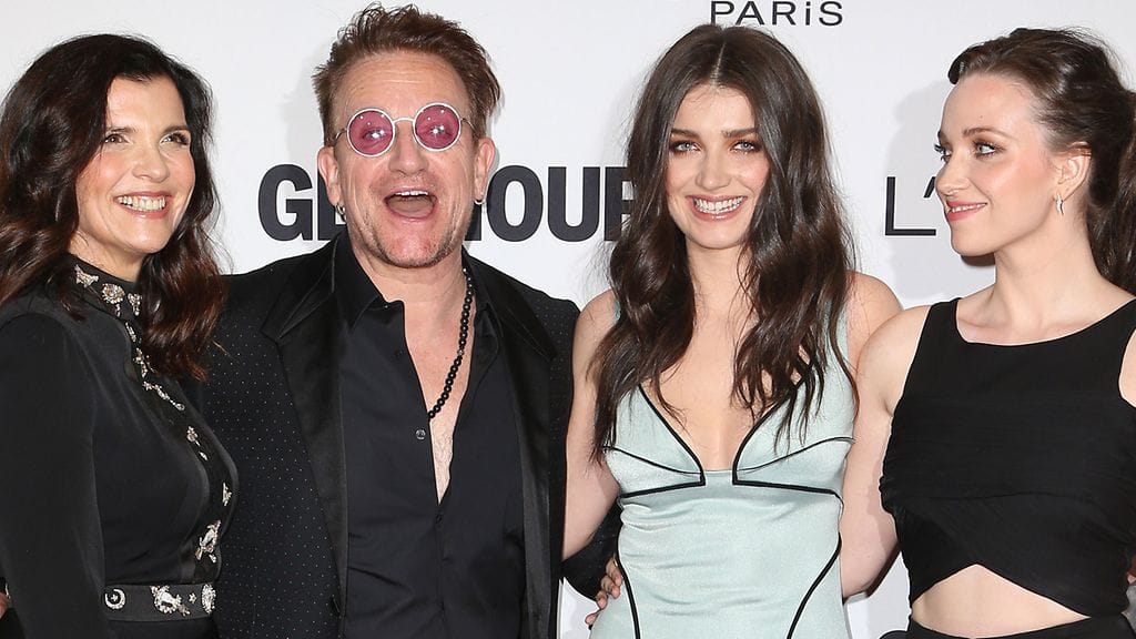 Alison Hewson ja Bono sekä parin tyttäret Jordan ja Eve.