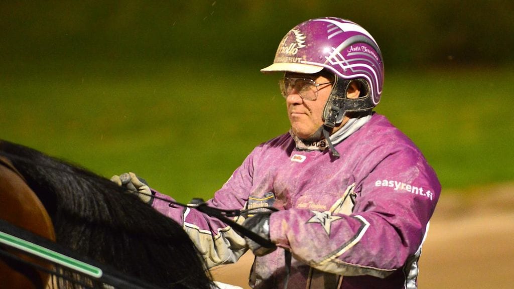 Antti Teivainen jättää Suomen synkkyyden.