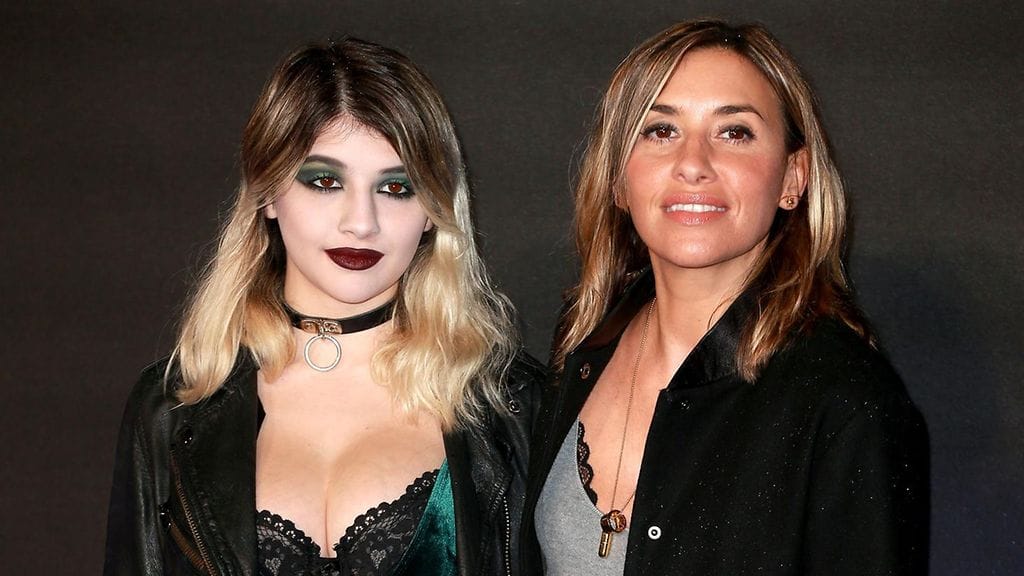 Lilyellan (vas.) molemmat vanhemmat työskentelevät musiikin parissa. Hänen isänsä on Jamiroquai-yhtyeen basisti.