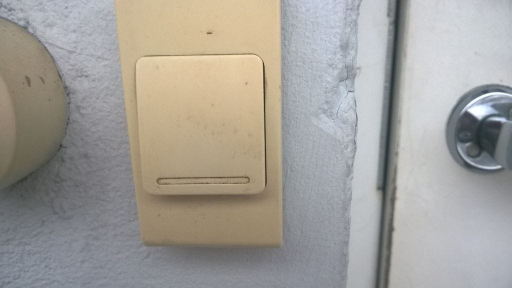 Naapurustossa itsekseen soivat ovikellot laitettiin pilailevien lasten kustannukseksi.