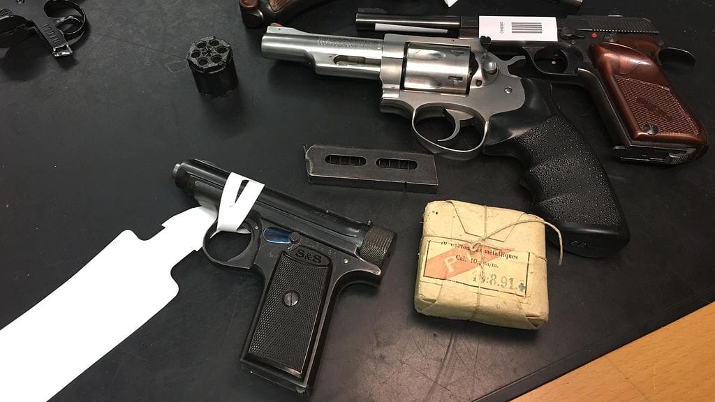 Luvattomia käsiaseita