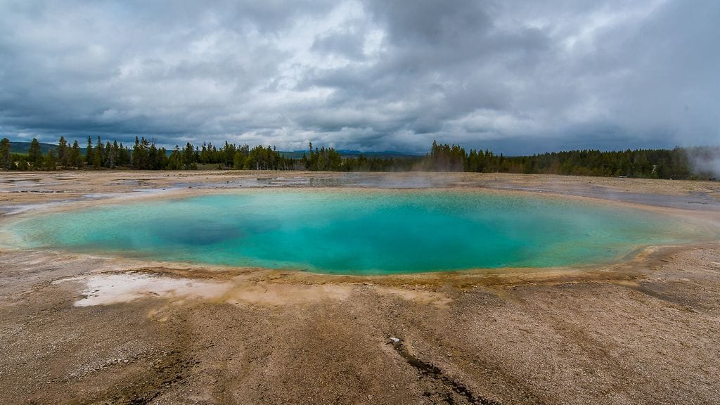 Kuuma lähde Yellowstonen kansallispuistossa Wyomingin alueella, missä 23-vuotias mies kuoli. Kuvituskuva. Kuvan lähde ei liity tapaukseen.