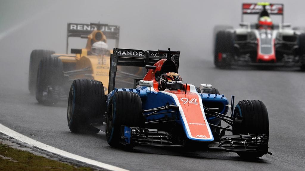 Manorin Pascal Wehrlein Brasilian sateisessa kisassa viime viikolla.