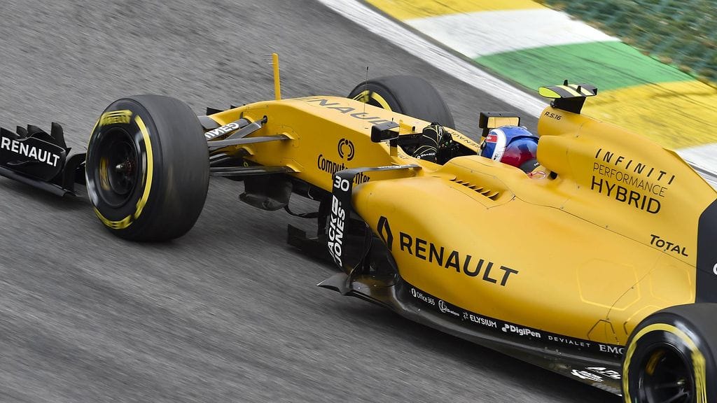 Renault-pomo luottaa moottoreihinsa.