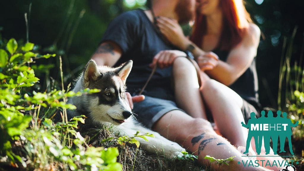 Juttusarjassa miehet vastaavat joka viikko lukijoiden kysymyksiin.