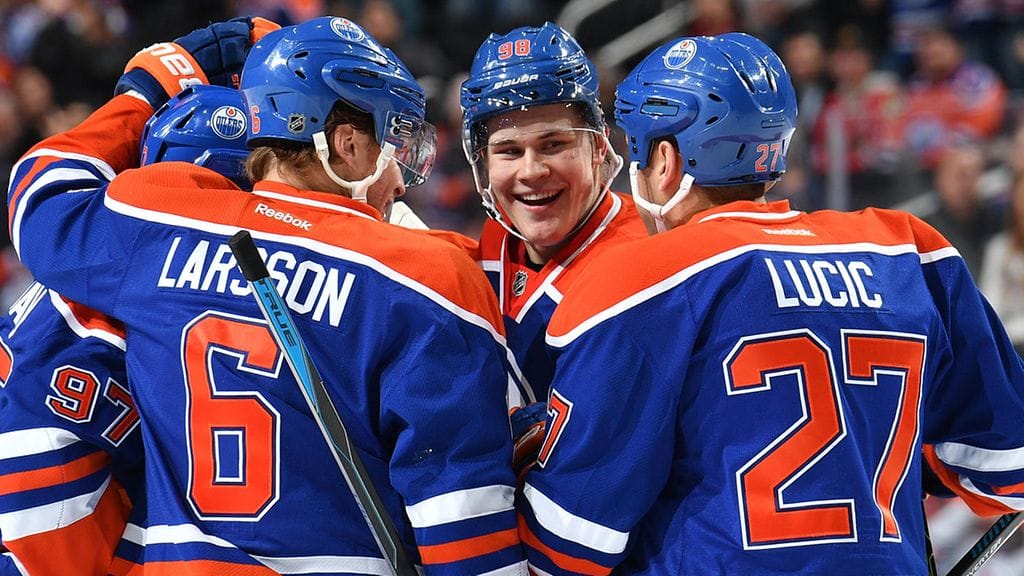 Jesse Puljujärvi saalisti syöttöpisteen.