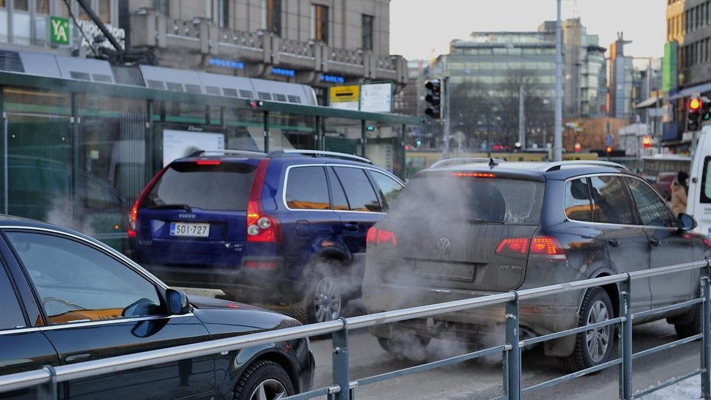 Liikennettä Helsingin ydinkestustassa tammikuussa 2016.