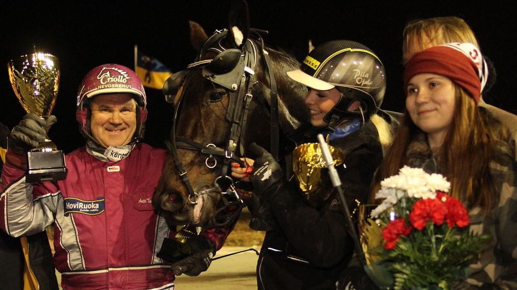 Antti Teivaisen silmäterä Bosses Lily on vieraillut voittajaseremonioissa urallaan jo 14 kertaa.